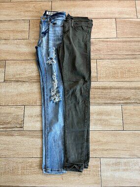 Womens Bundle of 2 Jeans - 26